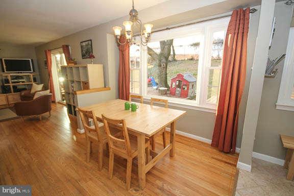 9414 Curran Road Silver Spring, MD 20901 - Photo 11 of 30 Dining Room