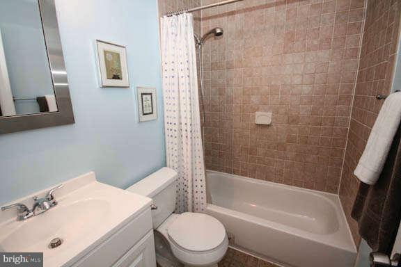 9414 Curran Road Silver Spring, MD 20901 - Photo 20 of 30 Bath