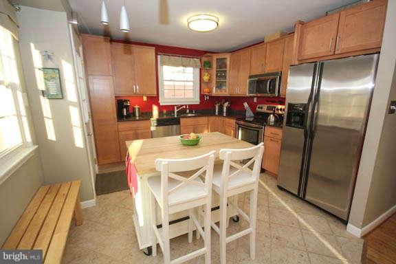 9414 Curran Road Silver Spring, MD 20901 - Photo 7 of 30 Kitchen