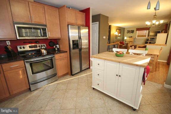 9414 Curran Road Silver Spring, MD 20901 - Photo 9 of 30 Kitchen