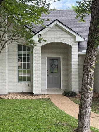 $2,600 | 1208 Bayou Woods Drive, College Station, TX 77840
