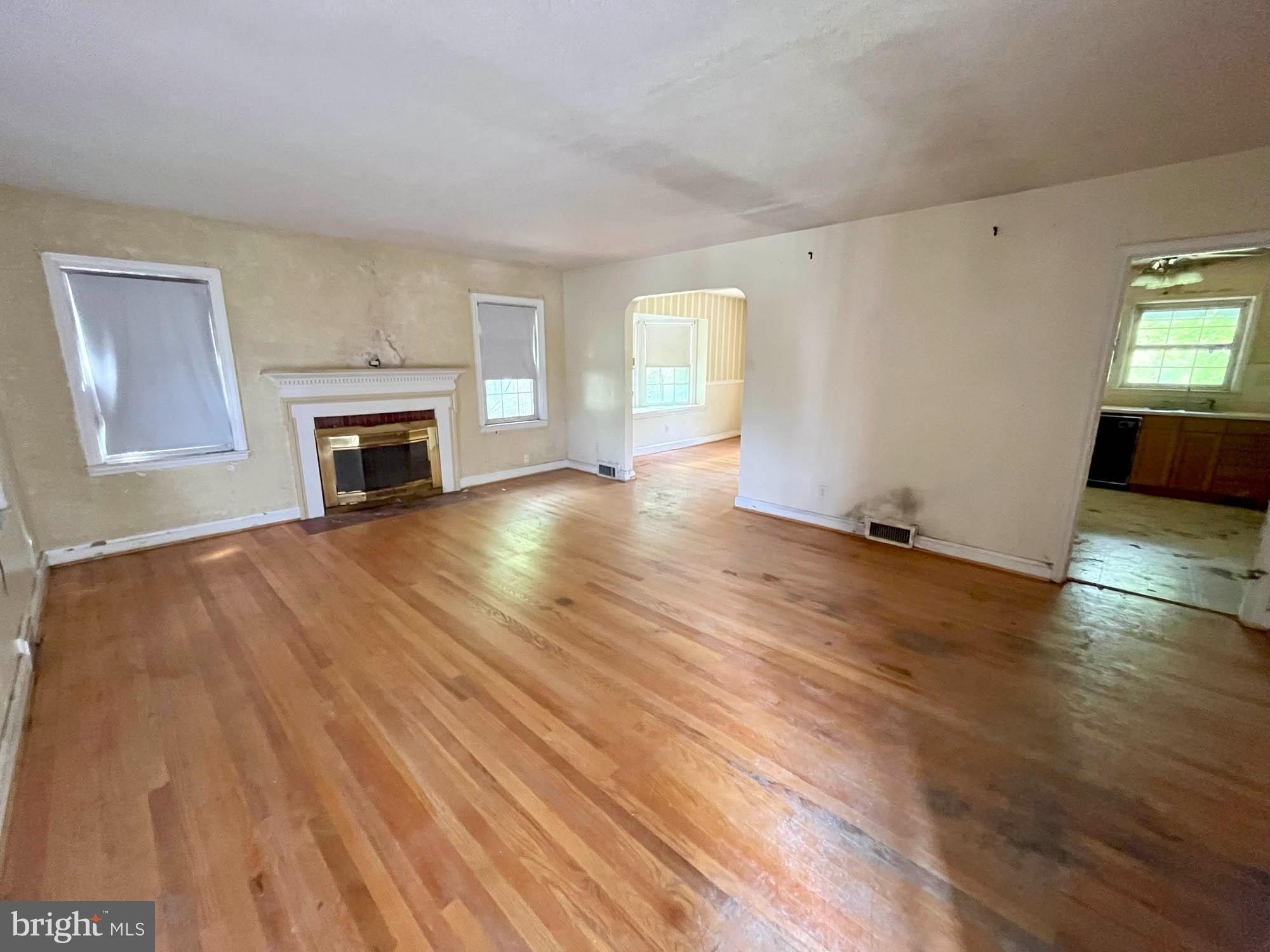 1729 Edgewood Road Towson, MD 21286 - Photo 4 of 17