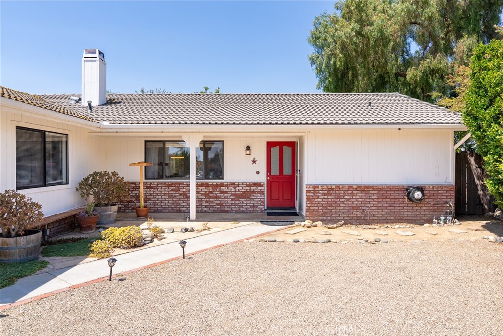 411 Palomino Lane Paso Robles, CA 93446 - Photo 2 of 46 Gallery Image 2