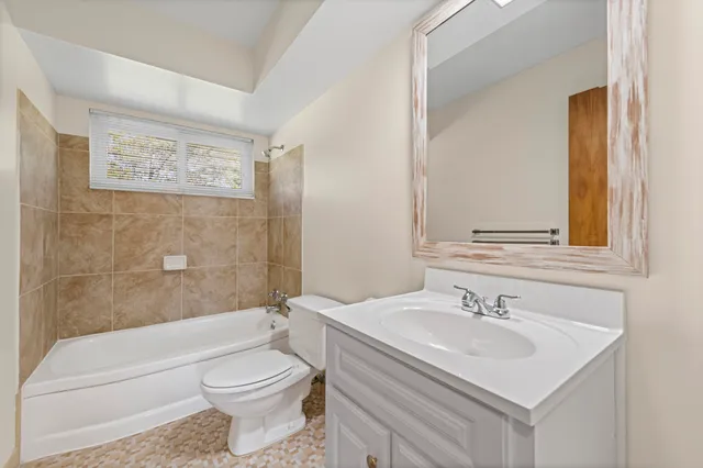 $324,900 | 29166 Lorikay Street, Farmington Hills, MI 48334