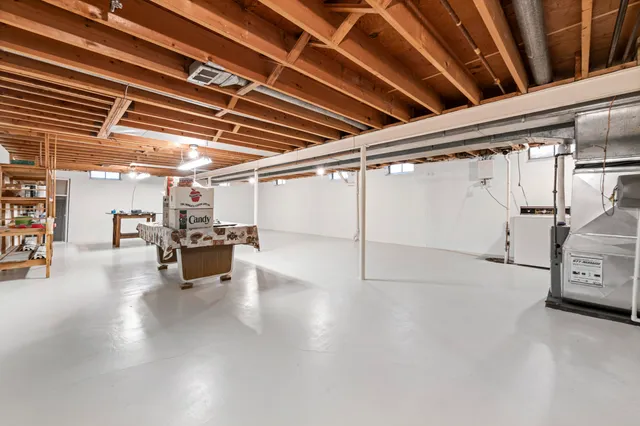 $324,900 | 29166 Lorikay Street, Farmington Hills, MI 48334