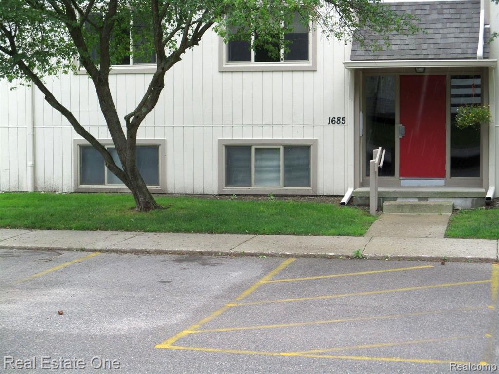 1685 Riverside Drive, Unit 7 Rochester Hills, MI 48309 - Photo 1 of 24