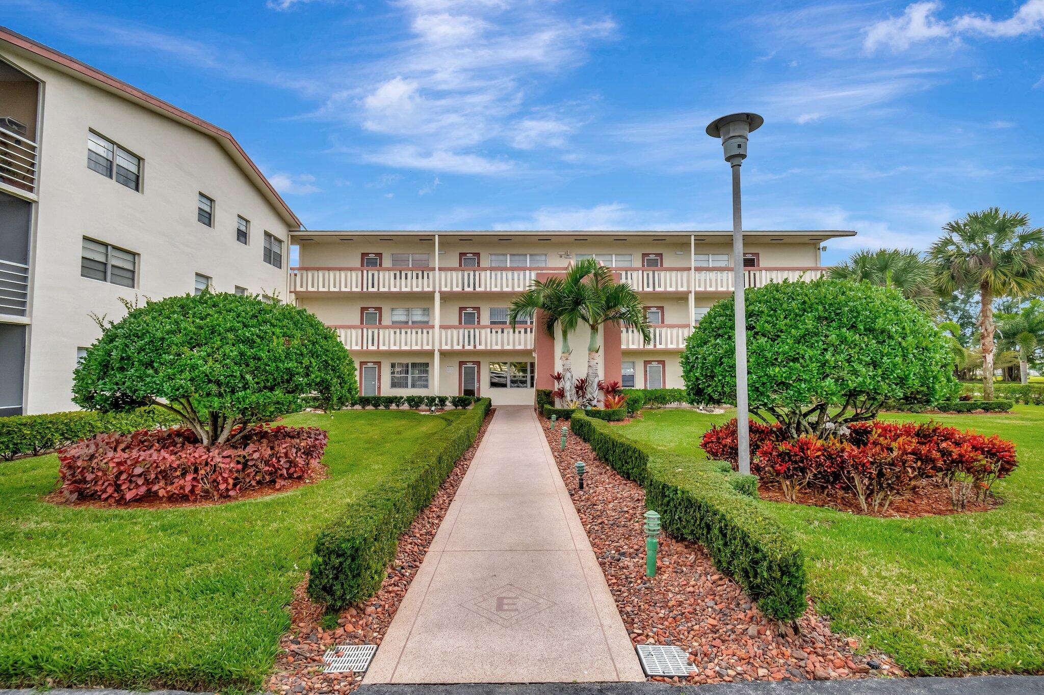 185 Preston F Boca Raton, FL 33434 - Photo 6 of 46 2-web-or-mls-DSC_2319