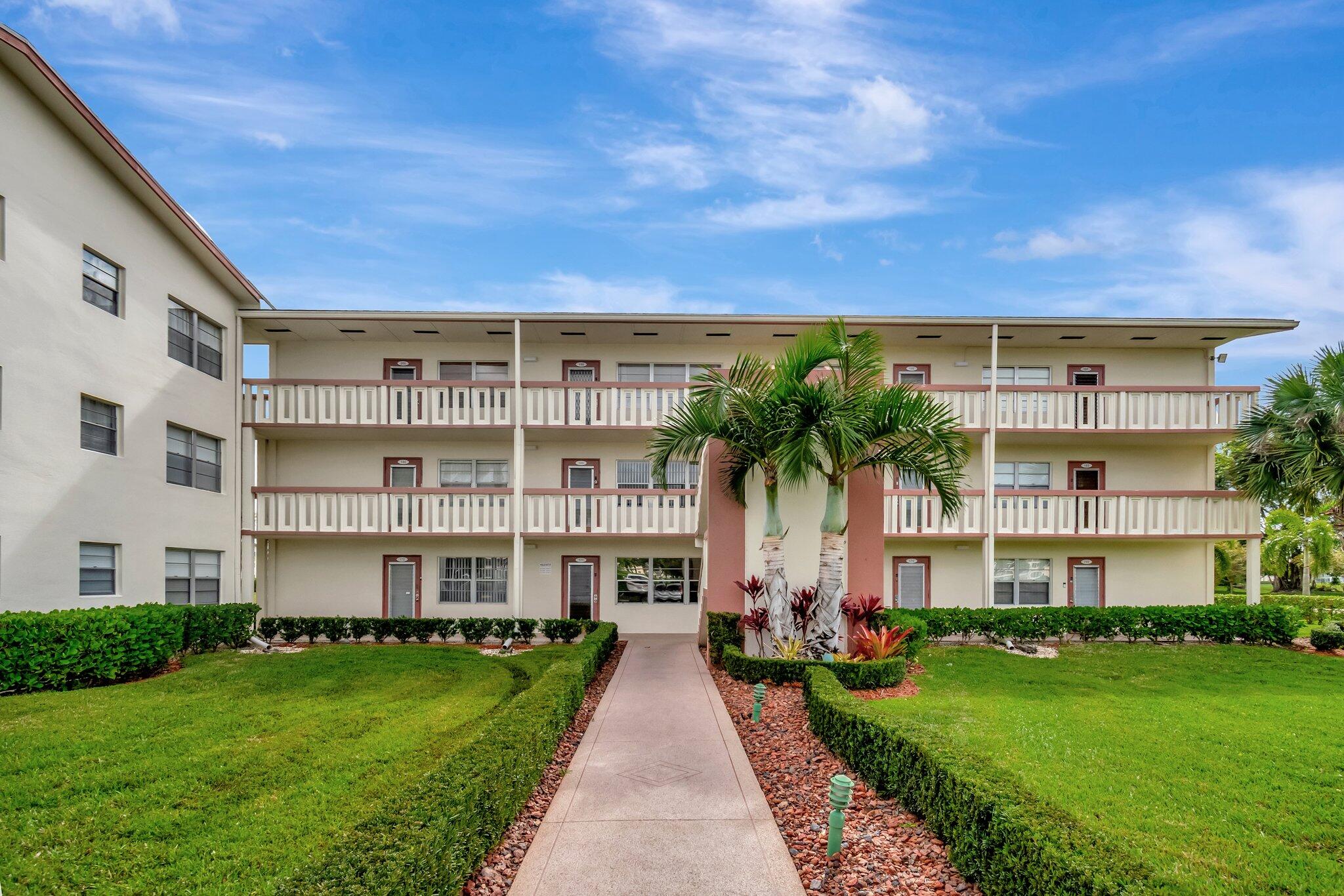 185 Preston F Boca Raton, FL 33434 - Photo 7 of 46 3-web-or-mls-DSC_2314