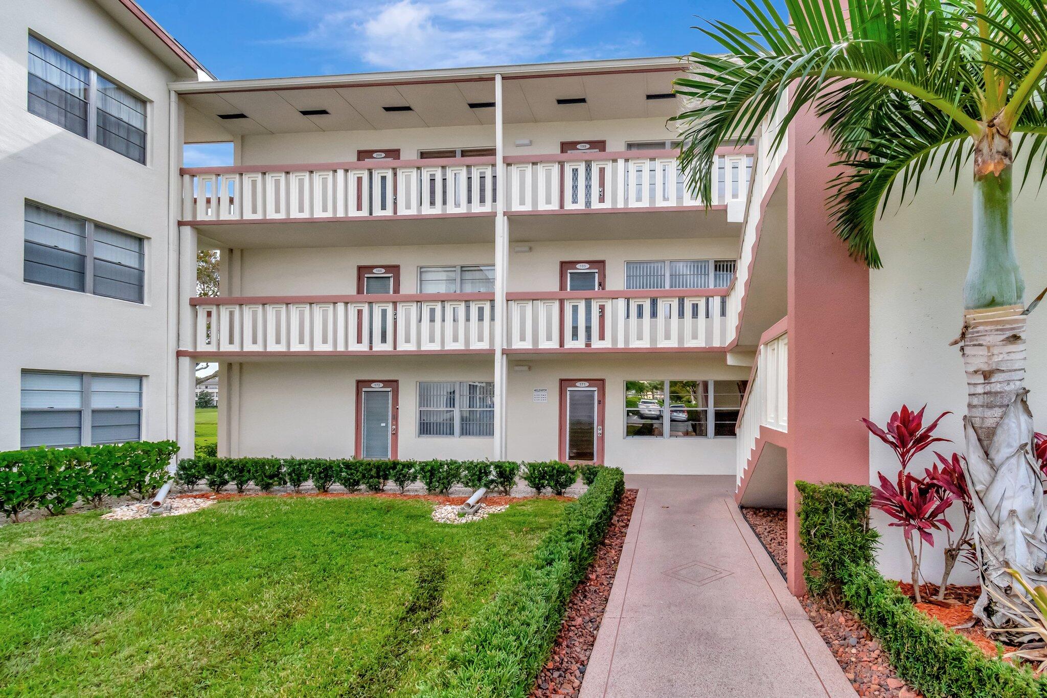 185 Preston F Boca Raton, FL 33434 - Photo 8 of 46 4-web-or-mls-DSC_2304