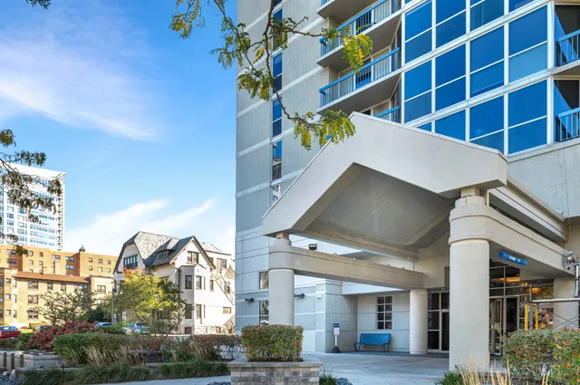 $385,000 | 1660 North Prospect Avenue, Unit 702, Milwaukee, WI 53202