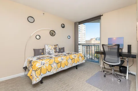 $379,900 | 1660 North Prospect Avenue, Unit 702, Milwaukee, WI 53202