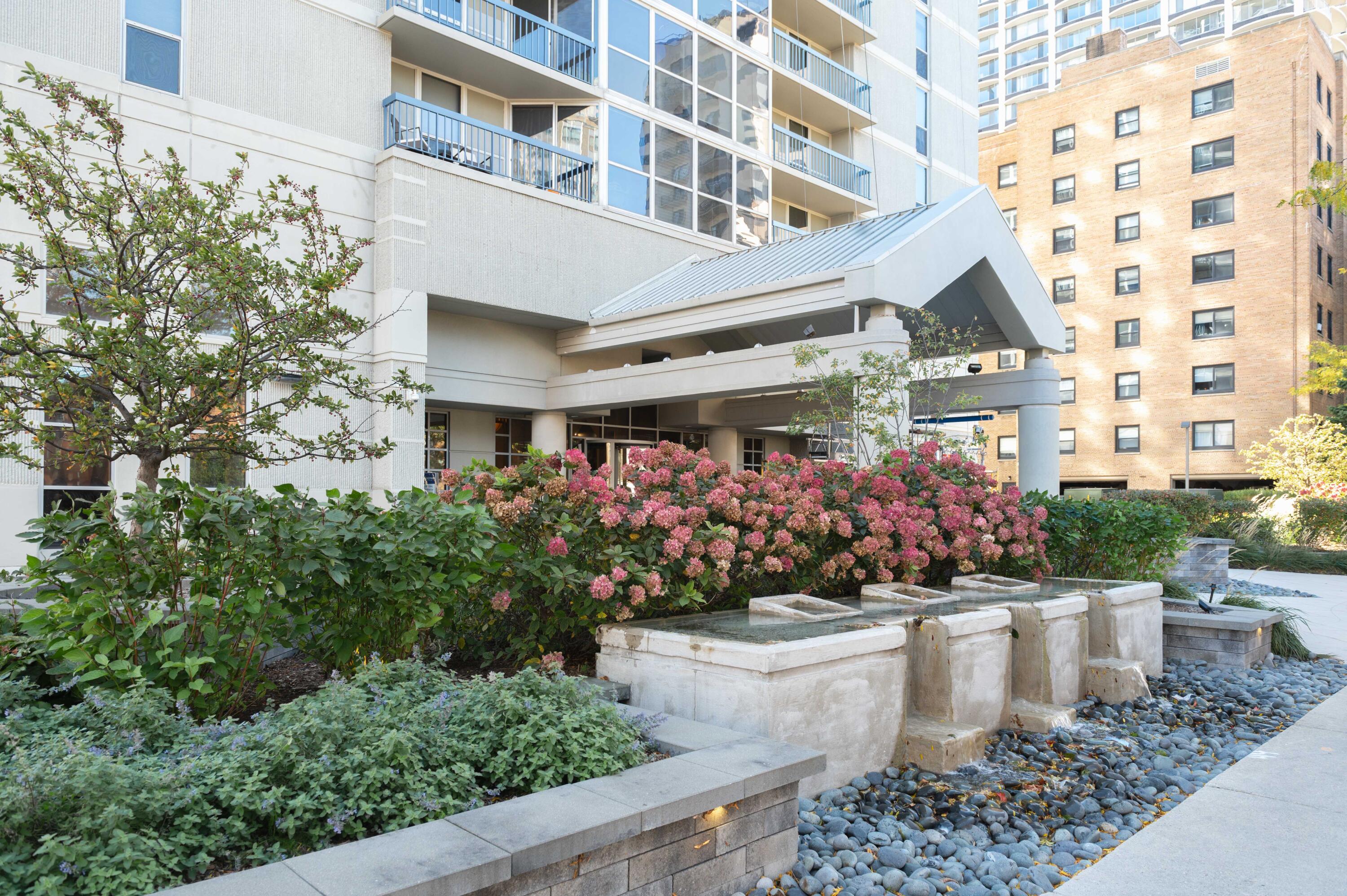 1660 North Prospect Avenue, Unit 702 Milwaukee, WI 53202 - Photo 17 of 35 Exterior