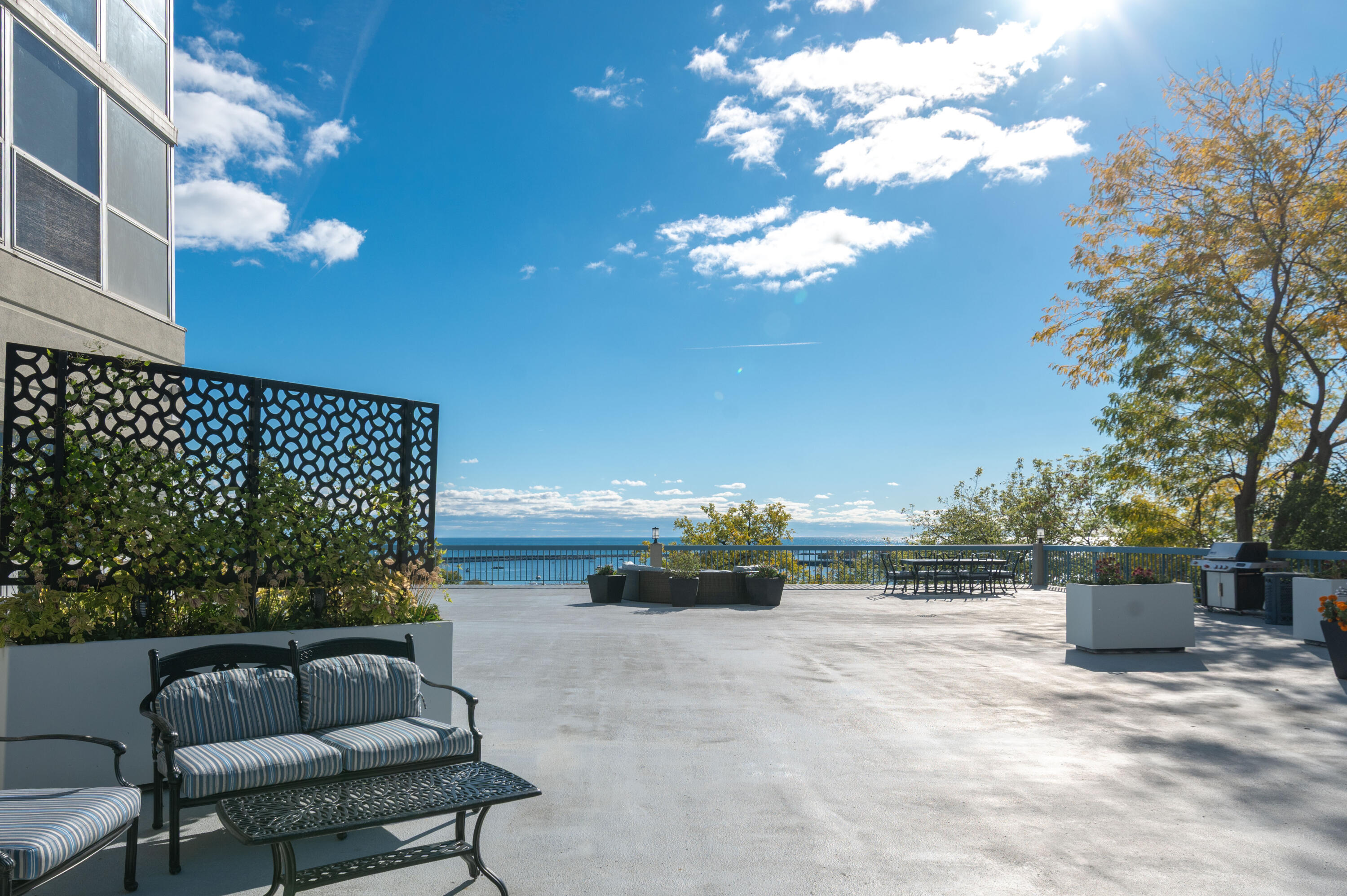 1660 North Prospect Avenue, Unit 702 Milwaukee, WI 53202 - Photo 20 of 35 Sundeck