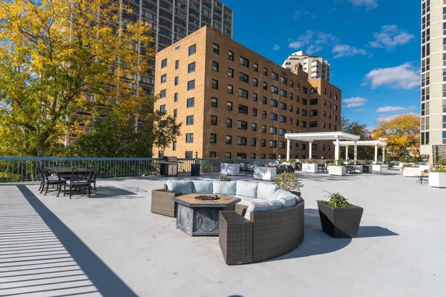 $385,000 | 1660 North Prospect Avenue, Unit 702, Milwaukee, WI 53202