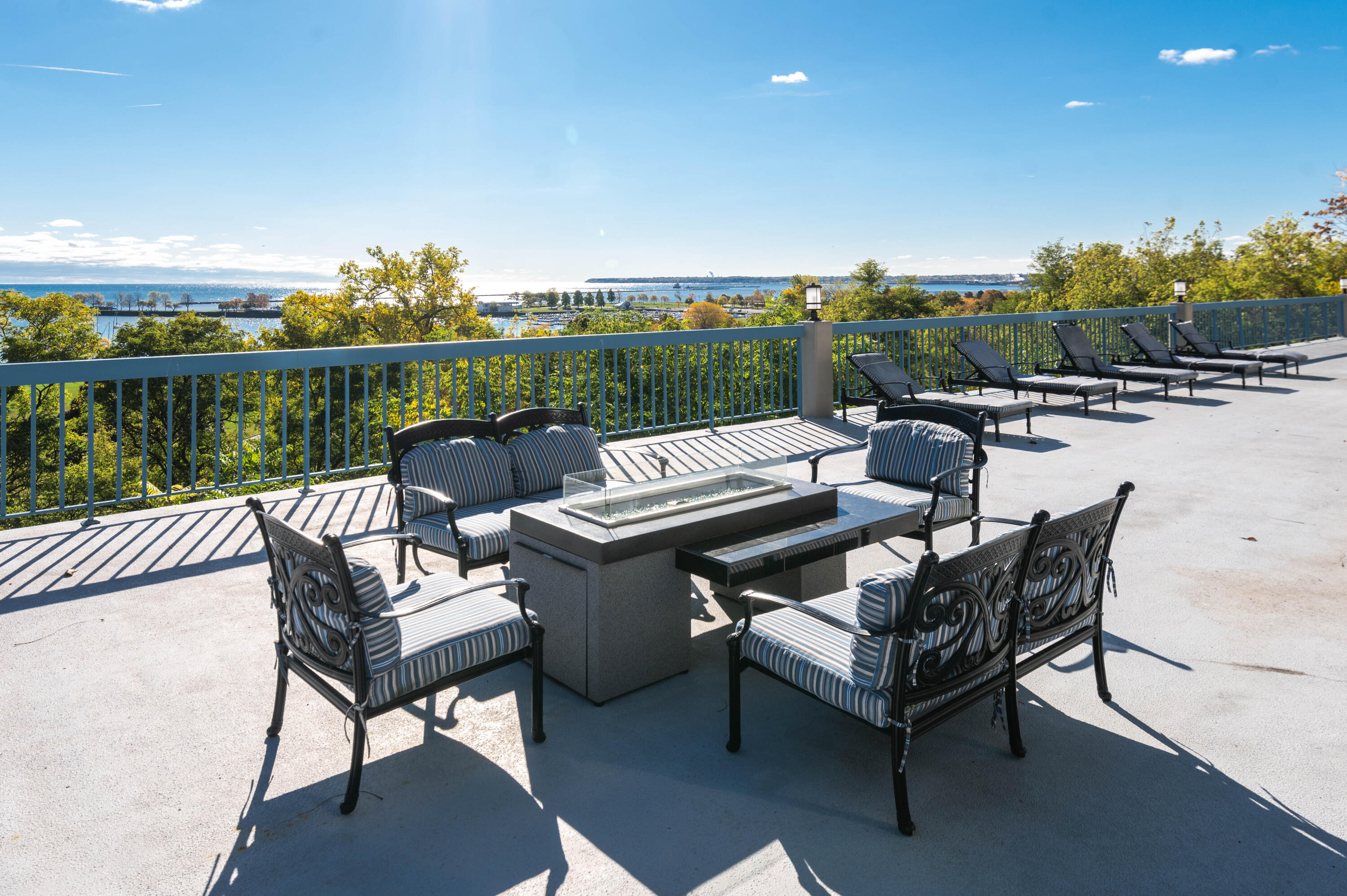 1660 North Prospect Avenue, Unit 702 Milwaukee, WI 53202 - Photo 22 of 35 Sundeck