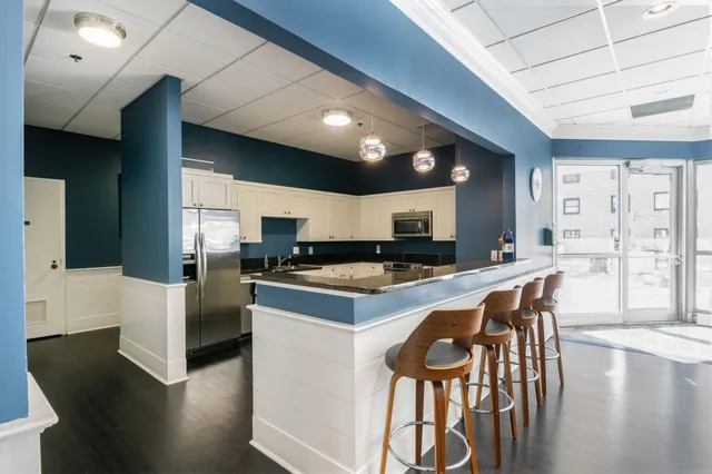 $385,000 | 1660 North Prospect Avenue, Unit 702, Milwaukee, WI 53202