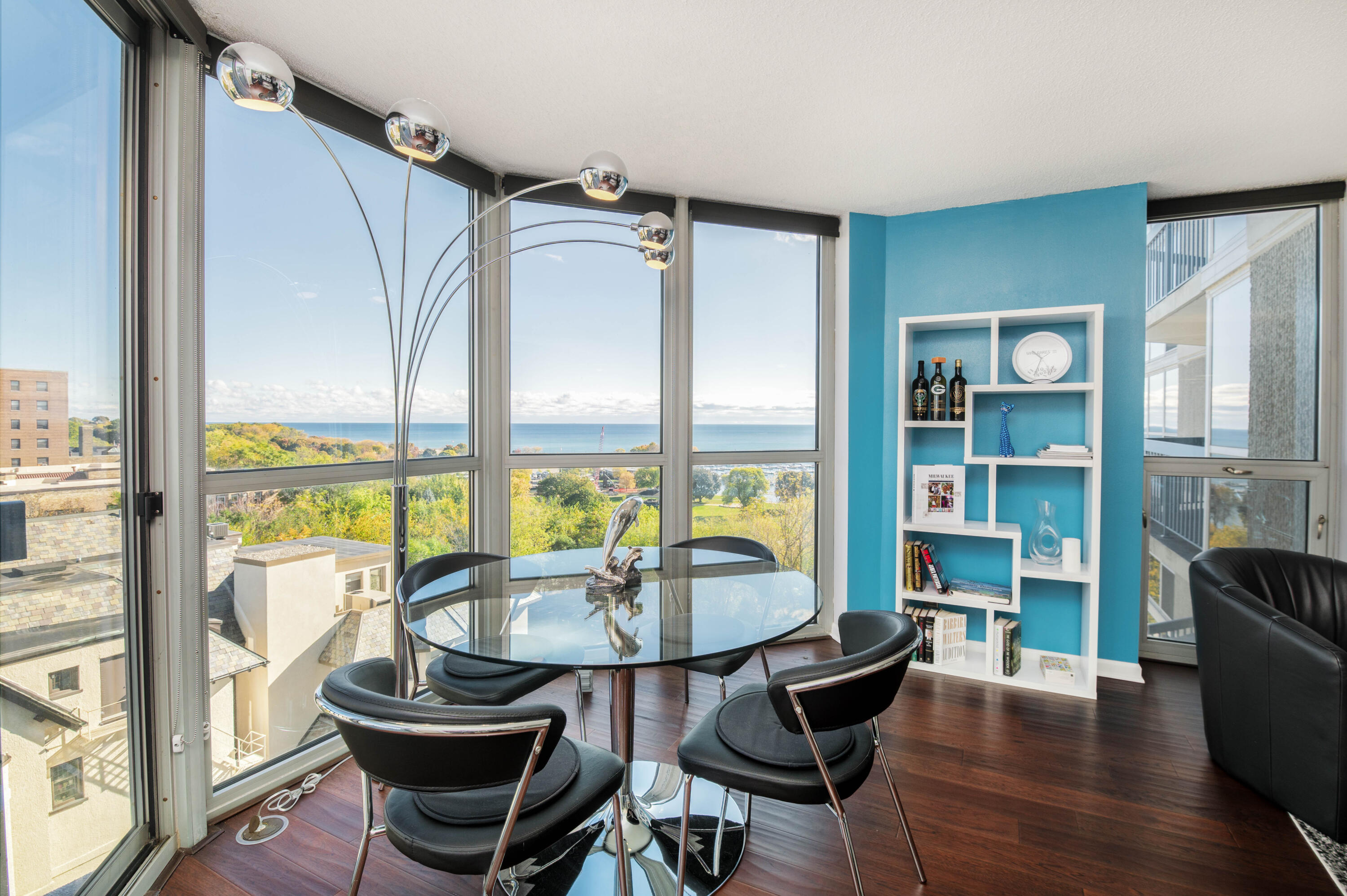 1660 North Prospect Avenue, Unit 702 Milwaukee, WI 53202 - Photo 4 of 35 Dining Room
