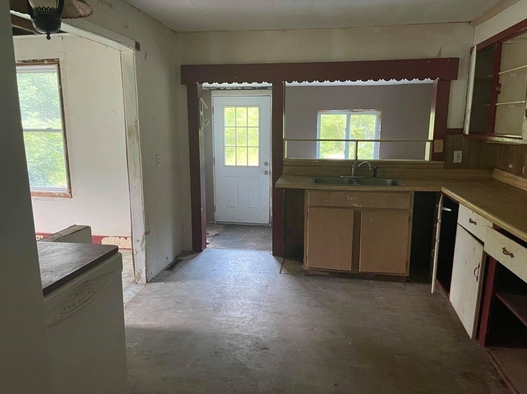 1136 Huntington Road Russell, MA 01071 - Photo 3 of 8