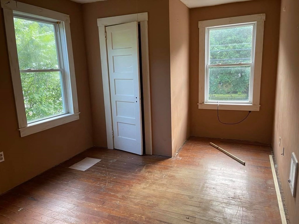 1136 Huntington Road Russell, MA 01071 - Photo 5 of 8