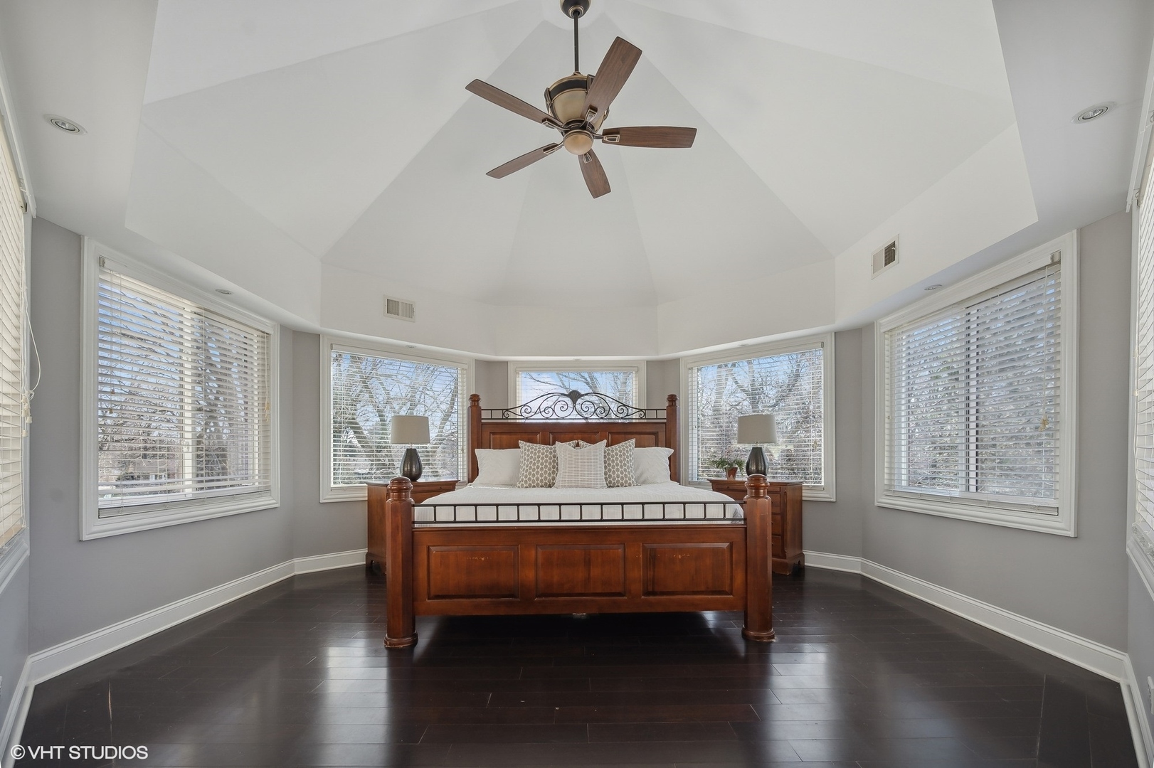 1640 Pfingsten Road Northbrook, IL 60062 - Photo 16 of 34 a bedroom with a bed furniture and window