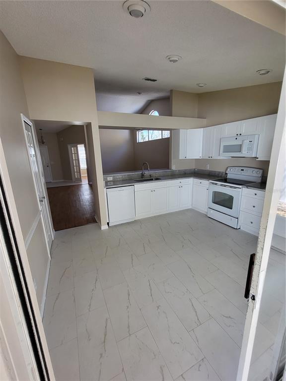 2508 Gotham Way Valrico, FL 33596 - Photo 6 of 13