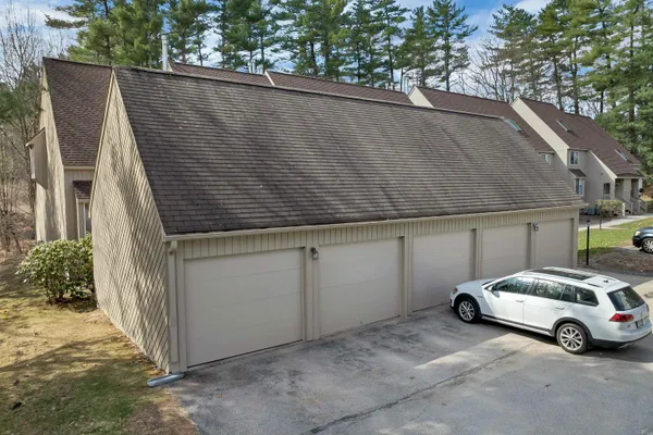 $3,200 | 32 Suffolk Court, Unit 173, Bedford, NH 03110