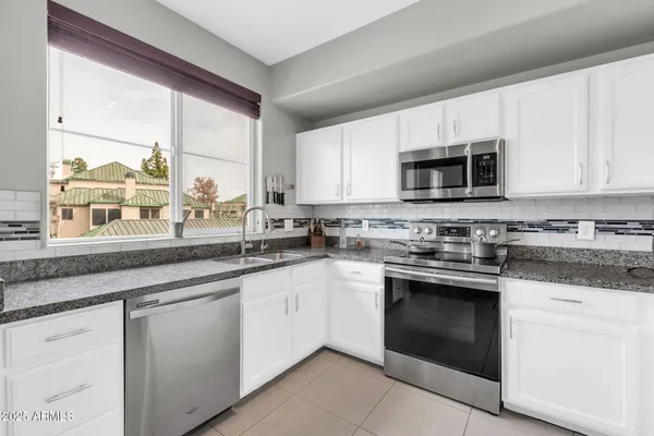 $399,999 | 706 East Washington Street, Unit 204, Phoenix, AZ 85034