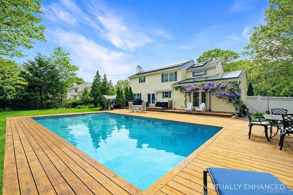 $1,499,000 | 17 Jennifers Path, Westhampton Beach, NY 11978