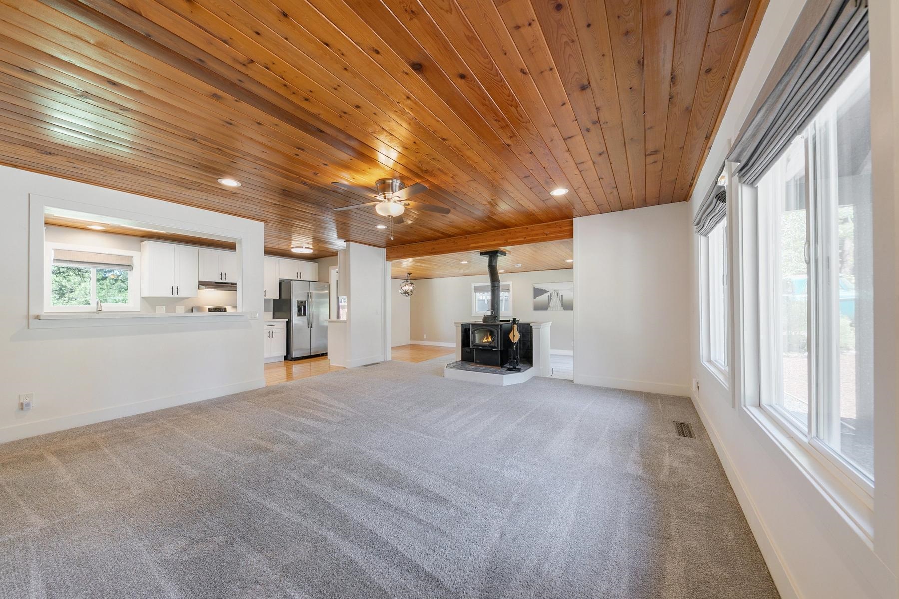 10227 Laburnham Circle Truckee, CA 96161 - Photo 6 of 28