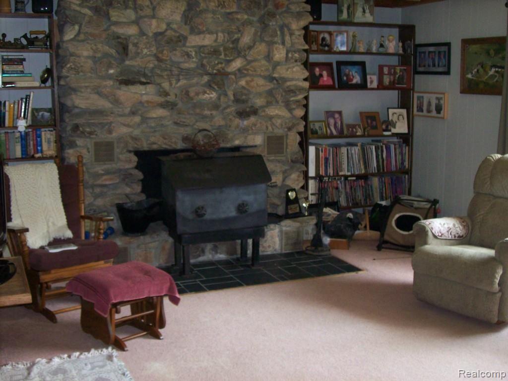 5519 Shoefelt Road North Street, MI 48049 - Photo 26 of 31 LIVING ROOM