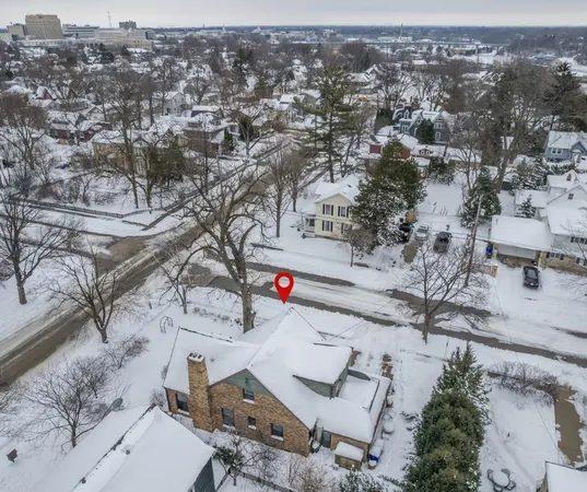$369,900 | 803 West Prospect Avenue, Appleton, WI 54914