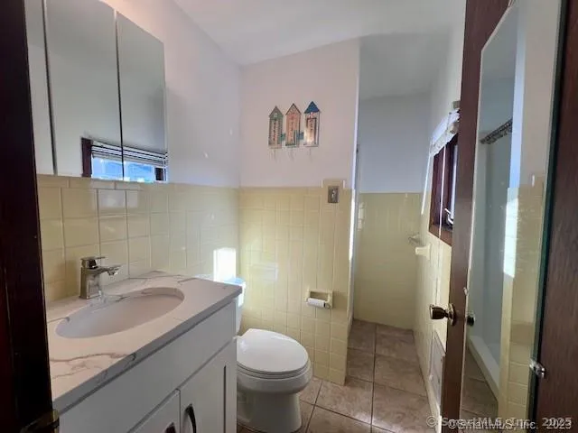 $2,500 | 40 Portland Avenue, Unit 1, Old Lyme, CT 06371