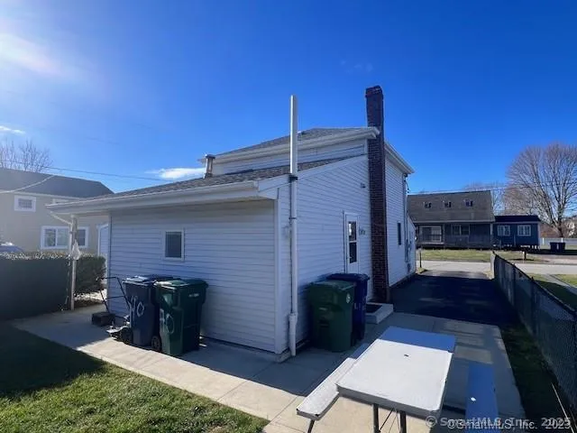 $2,500 | 40 Portland Avenue, Unit 1, Old Lyme, CT 06371