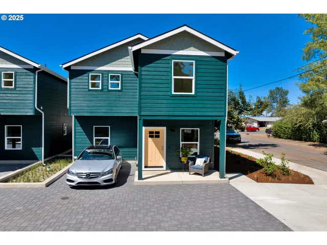 a house view with a outdoor space