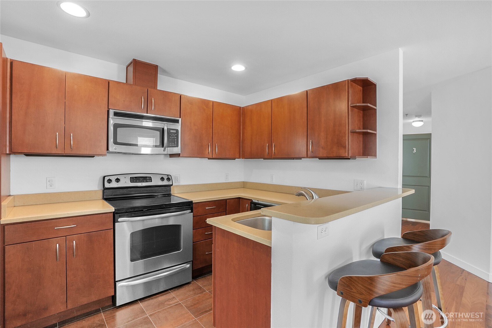 1131 North 93rd Street, Unit 3 Seattle, WA 98103 - Photo 9 of 32