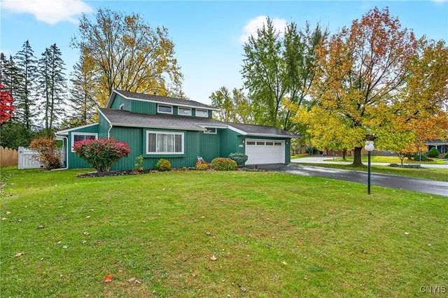 $376,000 | 8302 Parkerhouse Path, Cicero, NY 13039