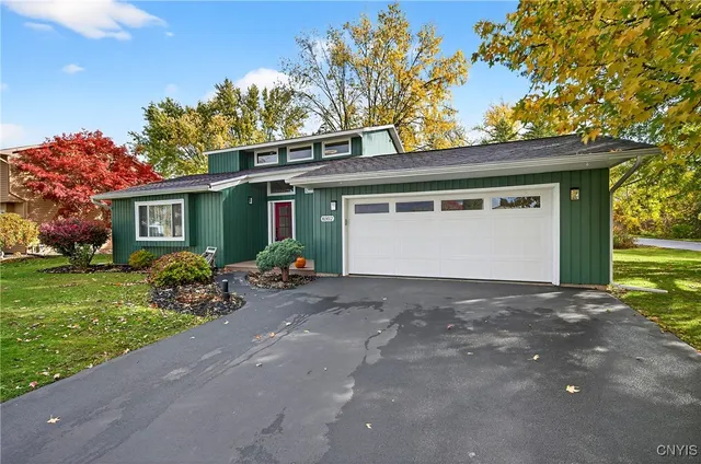 $376,000 | 8302 Parkerhouse Path, Cicero, NY 13039