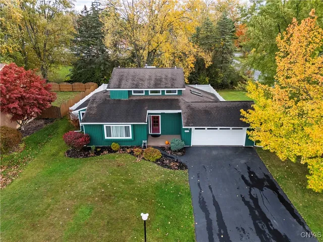 $376,000 | 8302 Parkerhouse Path, Cicero, NY 13039