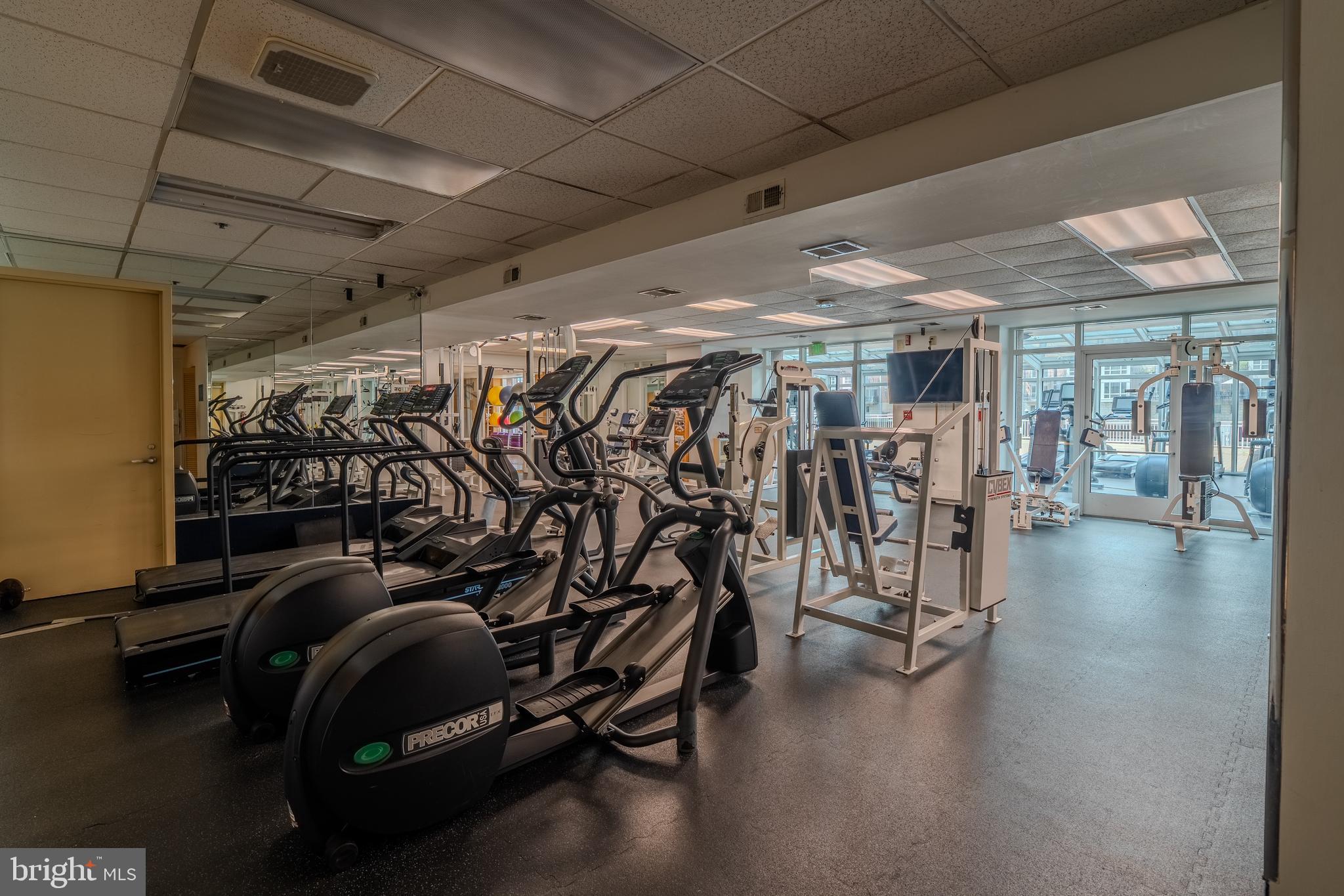 100 Harborview Drive, Unit 1208 Baltimore, MD 21230 - Photo 32 of 36 a view of a room with gym equipment