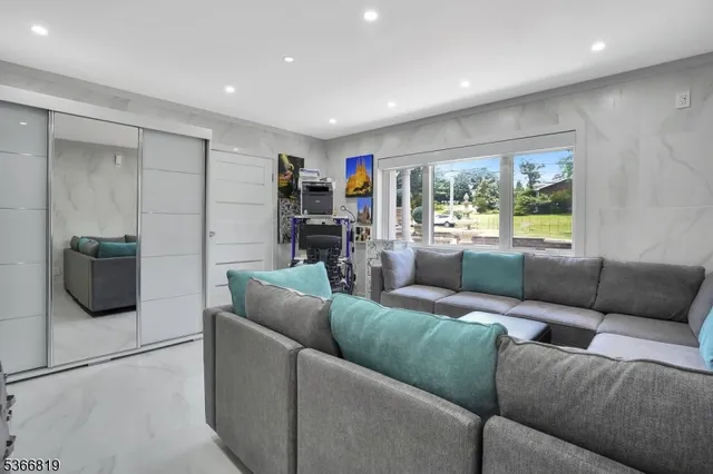 $935,000 | 85 Passaic County 612, Little Falls, NJ 07424