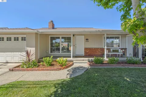$835,000 | 15915 Via Toledo, San Lorenzo, CA 94580