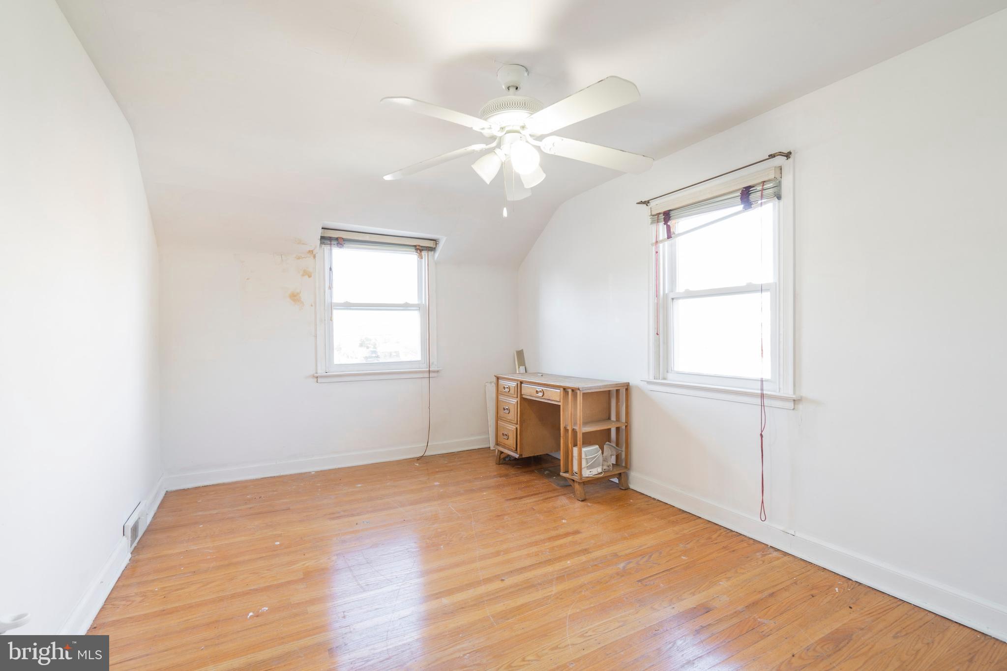 7611 Oak Lane Road Cheltenham, PA 19012 - Photo 15 of 33 Bedroom 1