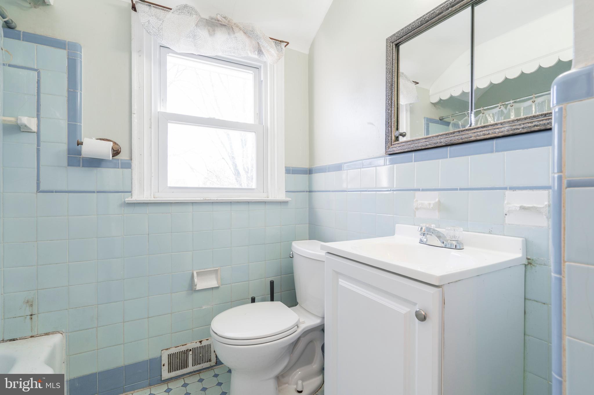 7611 Oak Lane Road Cheltenham, PA 19012 - Photo 18 of 33 Bathroom 1