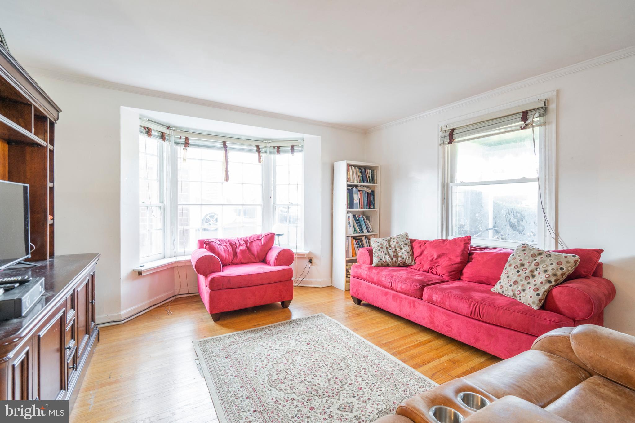 7611 Oak Lane Road Cheltenham, PA 19012 - Photo 3 of 33 Living Room