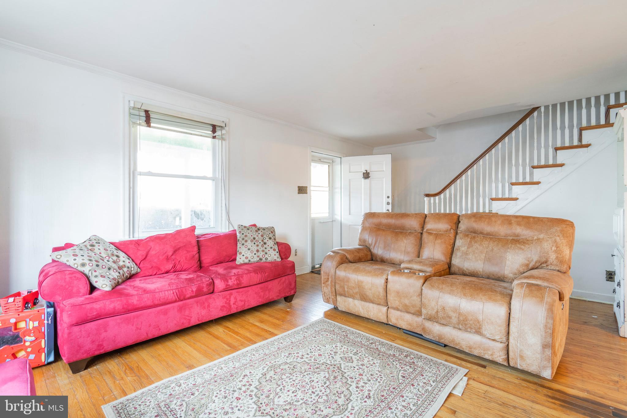 7611 Oak Lane Road Cheltenham, PA 19012 - Photo 5 of 33 Living Room