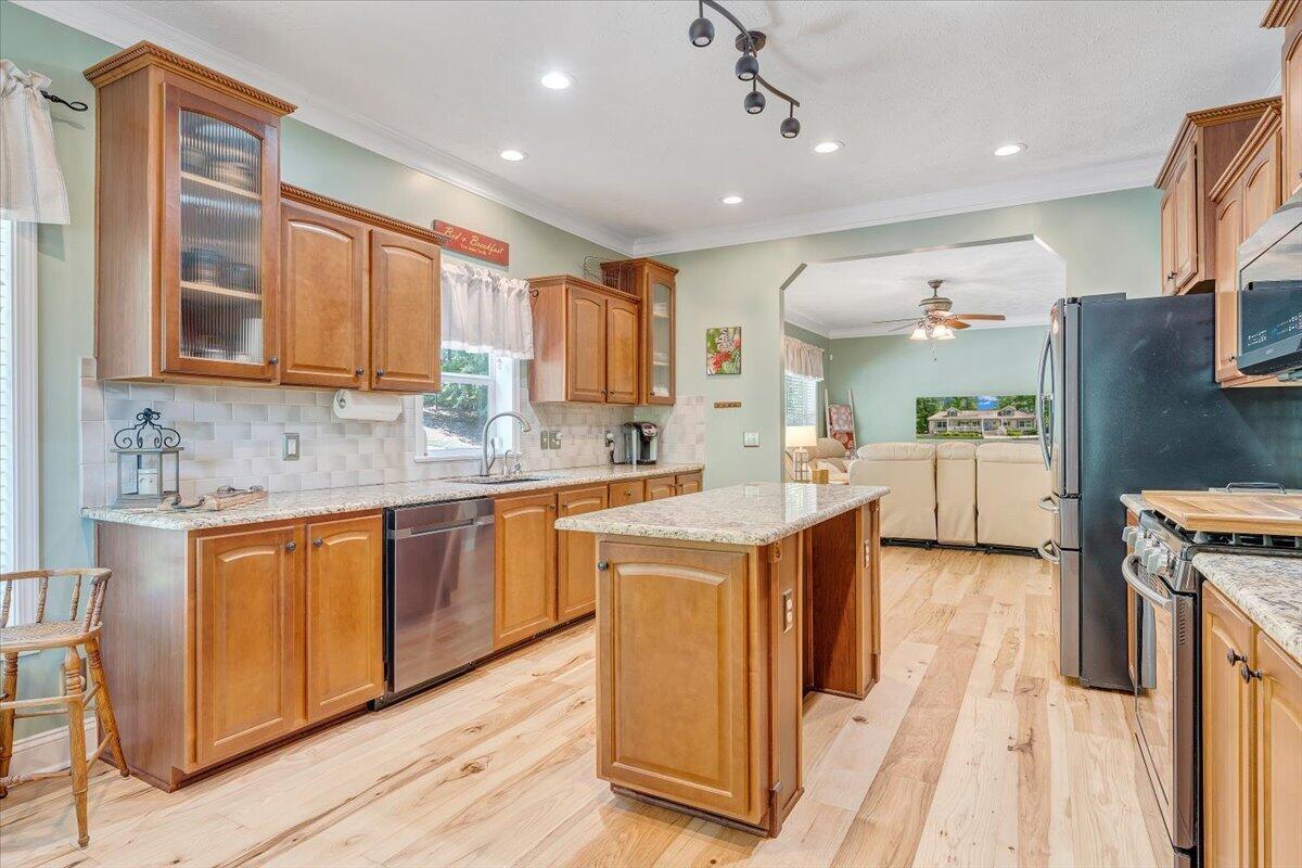 59 Camp Road Moneta, VA 24121 - Photo 12 of 46 027-MIB04153