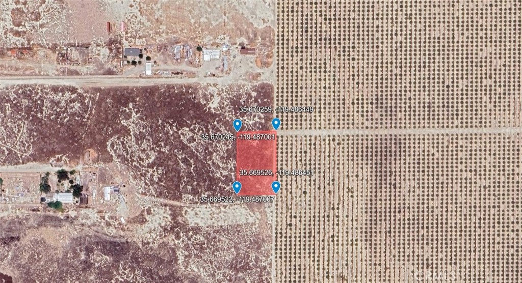 5908005 Wasco Wasco, CA 93280 - Photo 5 of 7 a bathroom with a shower