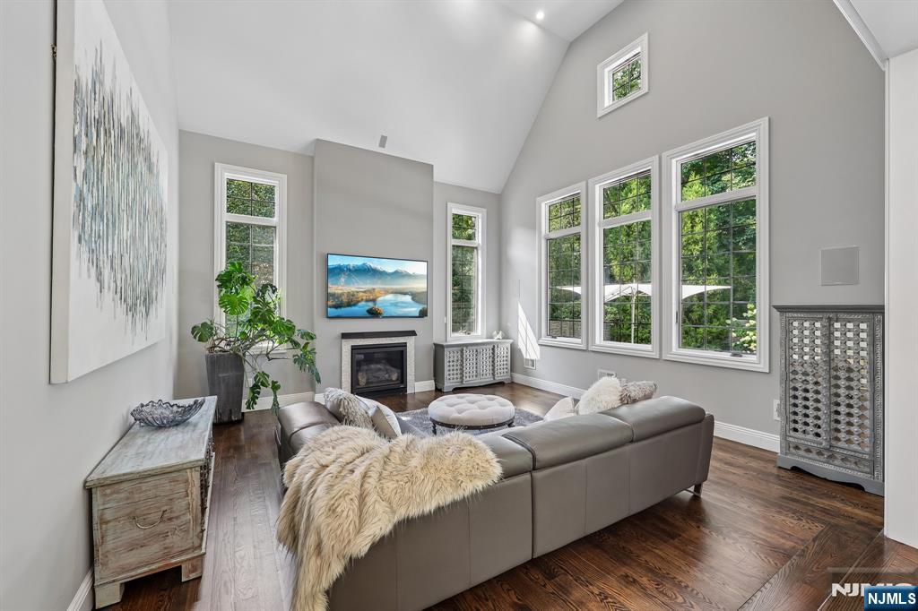 47 Rutgers Street Closter, NJ 07624 - Photo 14 of 45 Gallery Image 14