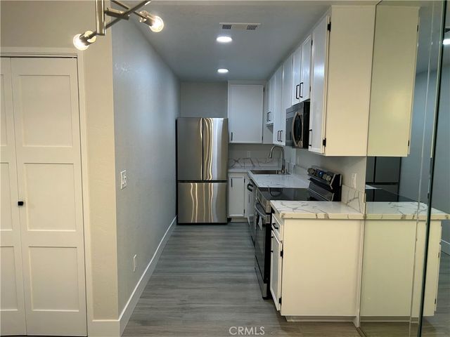 $1,595 | 2801 Los Felices Circle East, Unit D117, Palm Springs, CA 92262