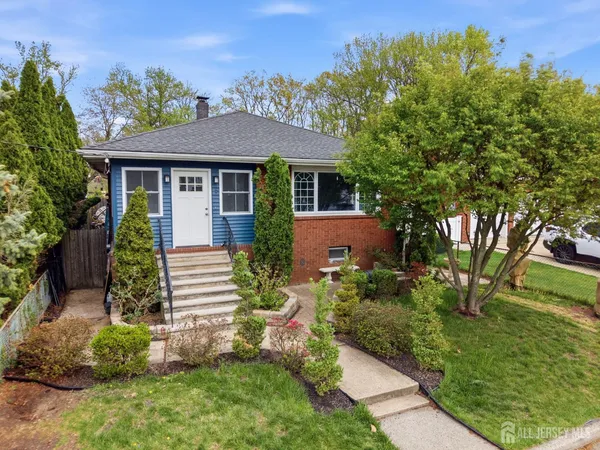 $575,000 | 5 Rhode Street, Sayreville, NJ 08872
